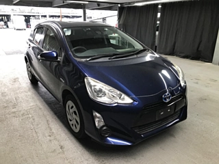 TOYOTA AQUA 2016