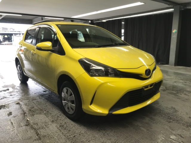 TOYOTA VITZ 2014