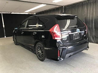 TOYOTA PRIUS ALPHA 2012