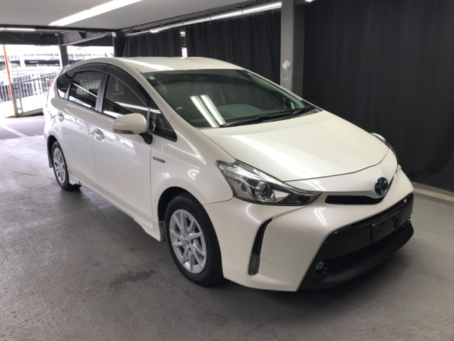 TOYOTA PRIUS ALPHA 2016