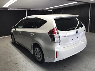 TOYOTA PRIUS ALPHA 2016