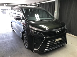 TOYOTA VOXY 2017