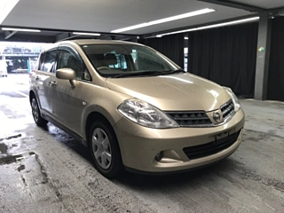 NISSAN TIIDA 2011