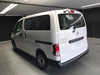 NISSAN NV200 2010