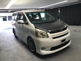 TOYOTA NOAH 2008