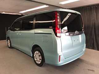 TOYOTA NOAH 2014