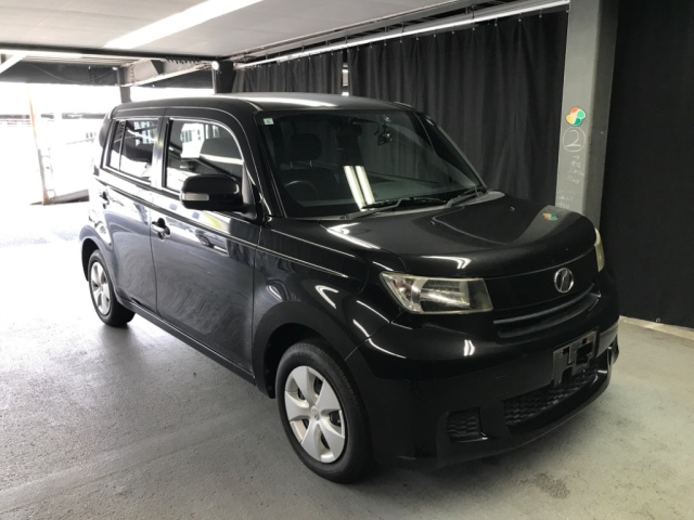 TOYOTA BB 2011