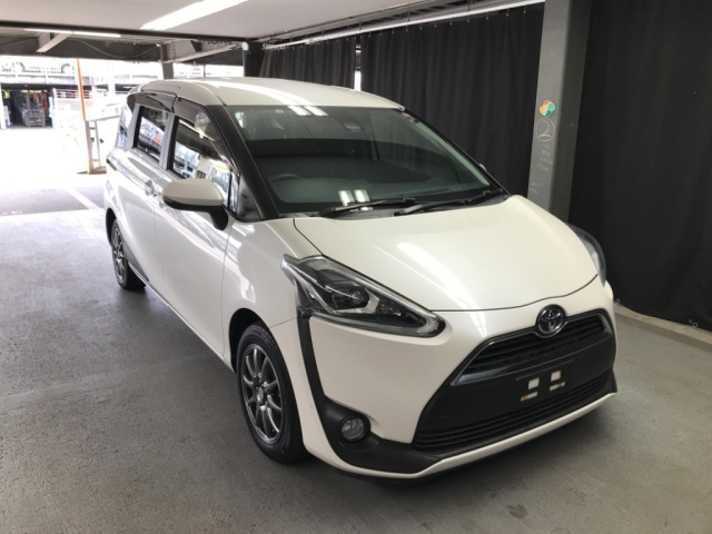 TOYOTA SIENTA 2016