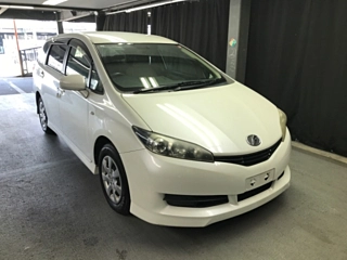 TOYOTA WISH 2010