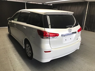TOYOTA WISH 2010