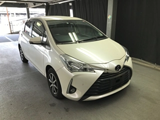 TOYOTA VITZ 2018