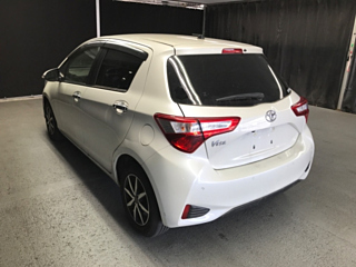 TOYOTA VITZ 2018