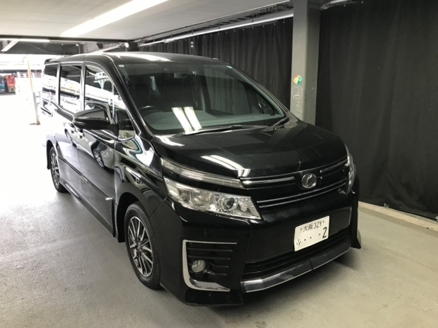 TOYOTA VOXY 2015