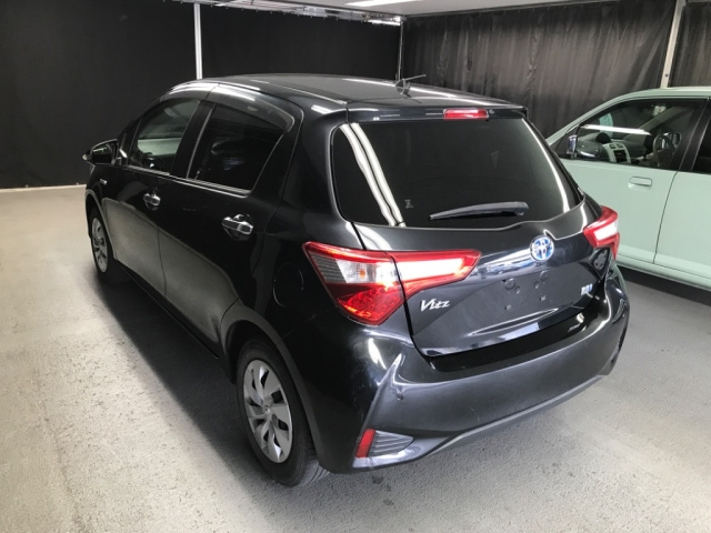 TOYOTA VITZ 2018