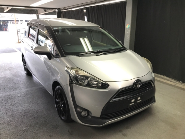 TOYOTA SIENTA 2016