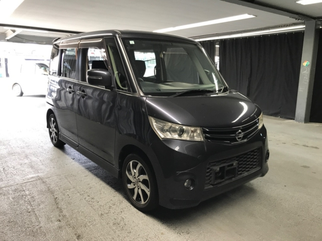 NISSAN ROOX 2013