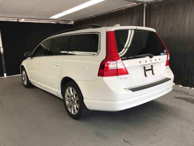 VOLVO V70 2010