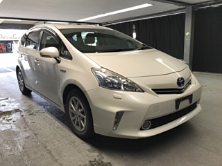 TOYOTA PRIUS ALPHA 2013