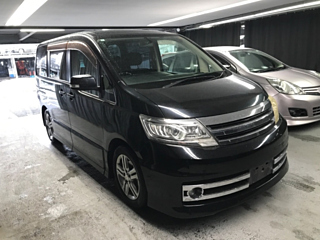NISSAN SERENA 2010