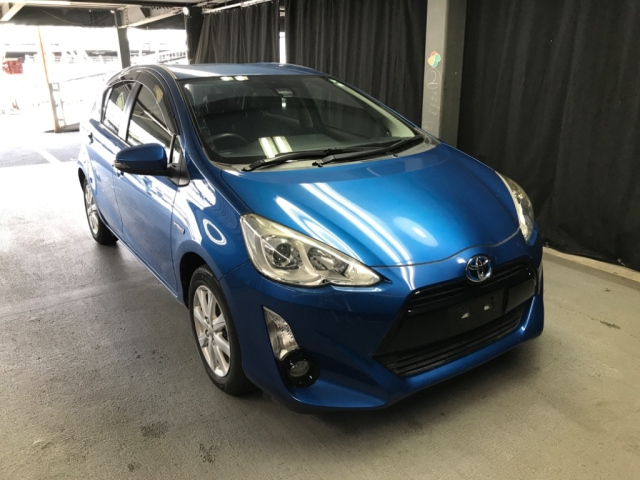 TOYOTA AQUA 2016