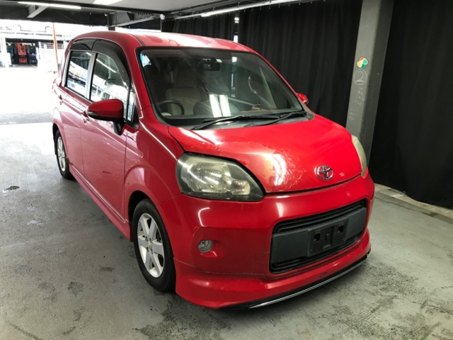 TOYOTA PORTE 2013