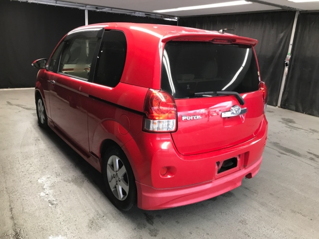 TOYOTA PORTE 2013