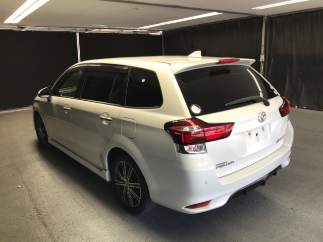 TOYOTA COROLLA FIELDER 2017
