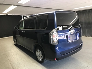 TOYOTA VOXY 2008