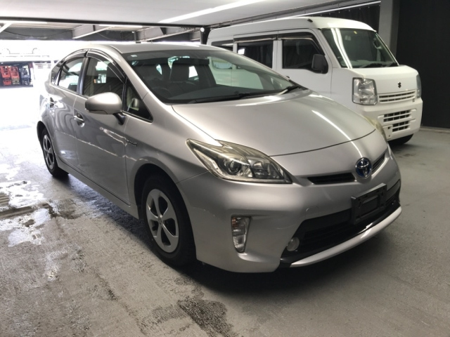 TOYOTA PRIUS 2014