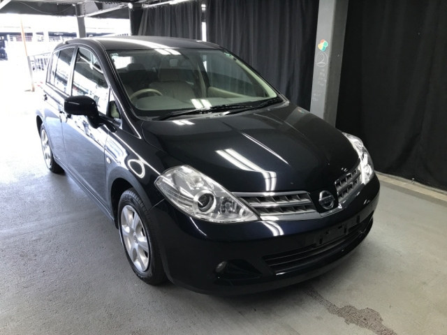 NISSAN TIIDA 2011