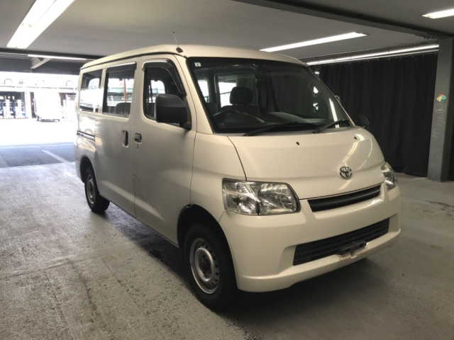 TOYOTA LITE ACE VAN 2010