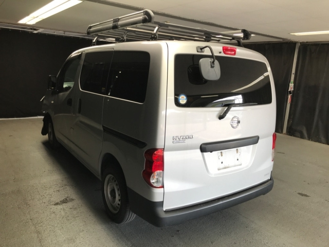 NISSAN NV200 2019