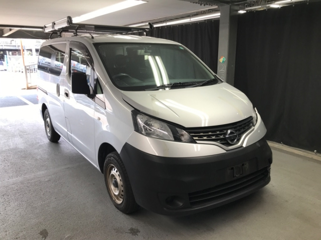 NISSAN NV200 2019