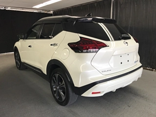 NISSAN KIX 2020