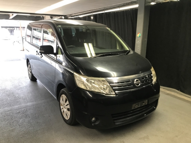 NISSAN SERENA 2010