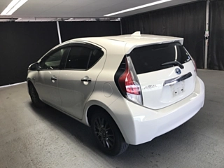 TOYOTA AQUA 2016
