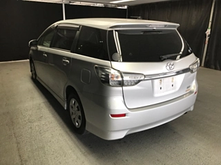 TOYOTA WISH 2012