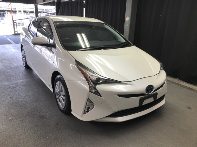 TOYOTA PRIUS 2016