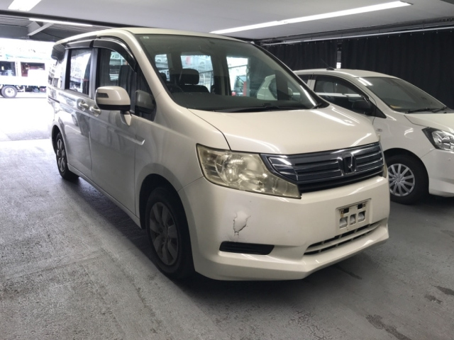 HONDA STEP WAGON 2011