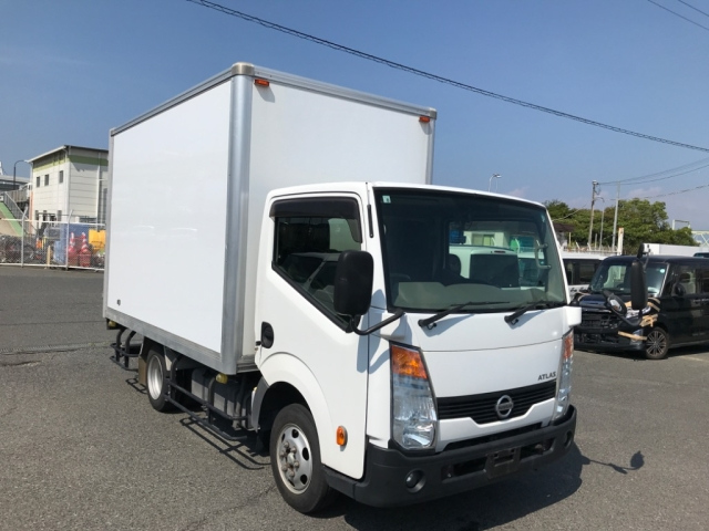 NISSAN ATLAS 2015