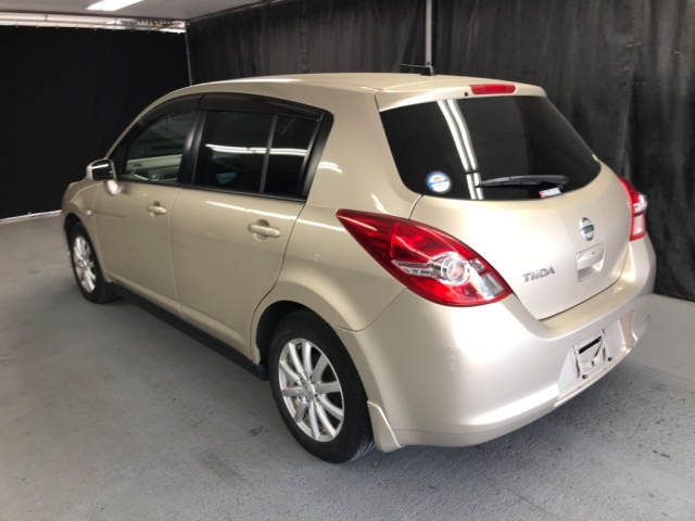 NISSAN TIIDA 2010