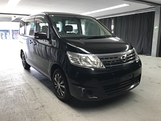 NISSAN SERENA 2010
