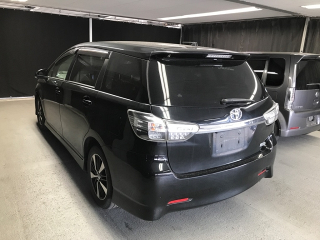 TOYOTA WISH 2013