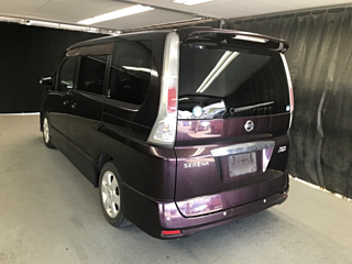 NISSAN SERENA 2010