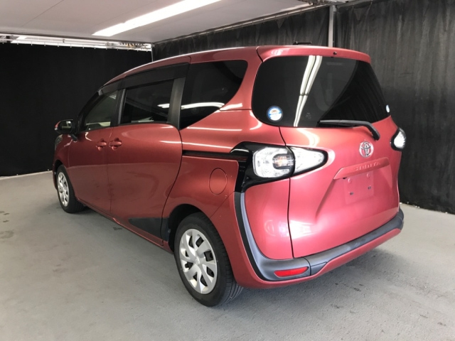 TOYOTA SIENTA 2017