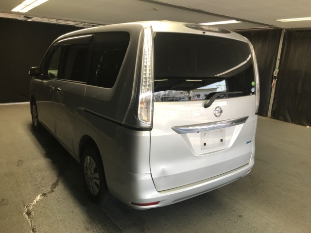 NISSAN SERENA 2015