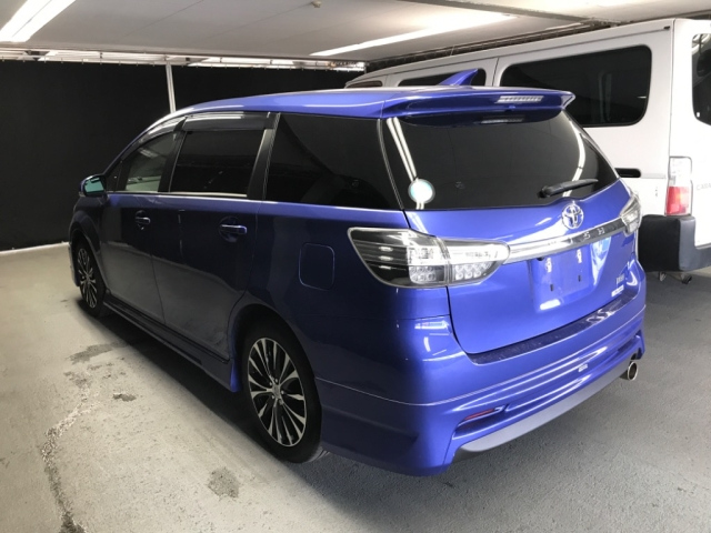TOYOTA WISH 2012