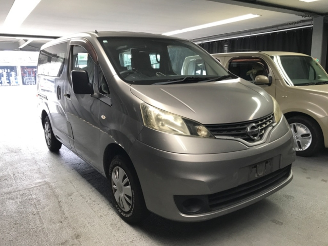 NISSAN NV200 2011