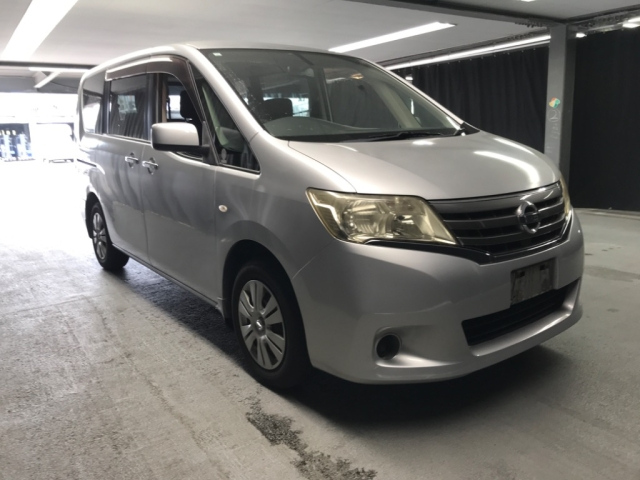 NISSAN SERENA 2011