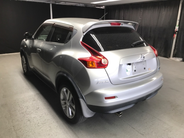 NISSAN JUKE 2011